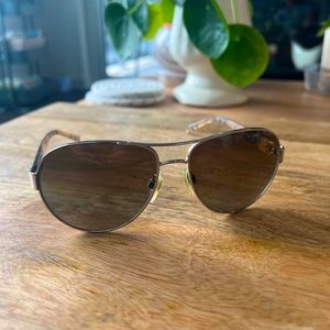 Burberry aviator polarized sunglasses - silver frame